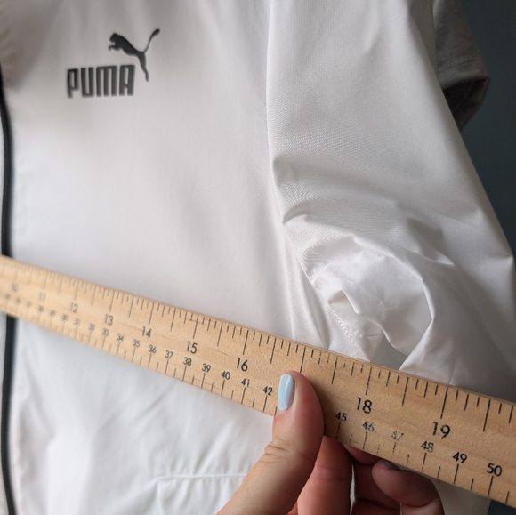 154.PUMA White and Black Windbreaker - Picture 3 of 3